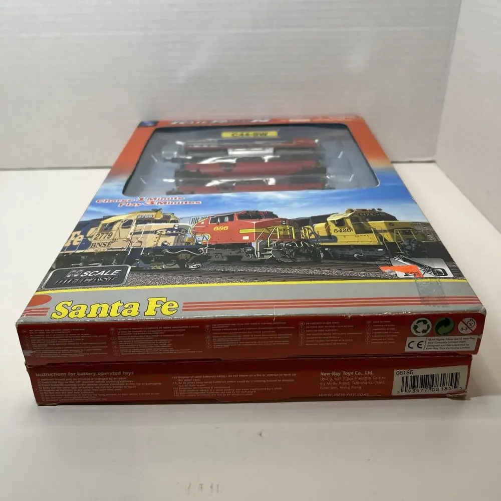 New-Ray RailRoad N Scale Santa Fe C44-9W Diecast Battery Operated Train Set